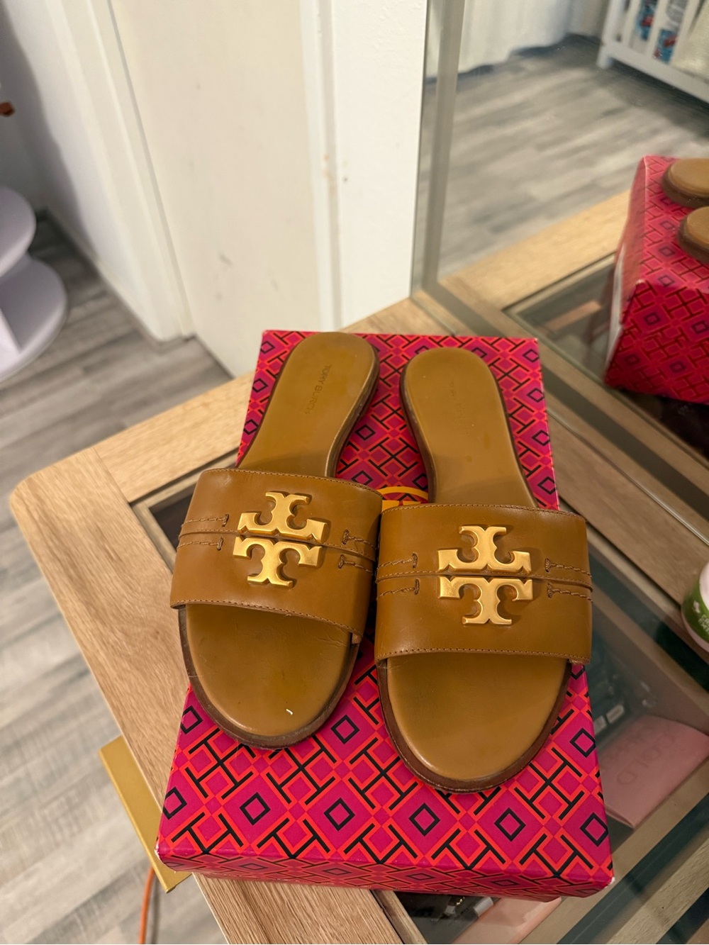 Tory Burch Tan Leather Slide Sandals with Gold Logo - Picture 2 of 4